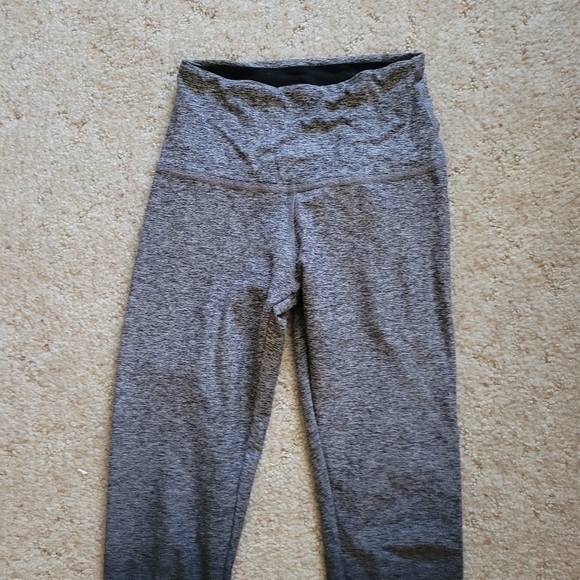 Beyond Yoga Grey Leggings - Picture 3 of 6